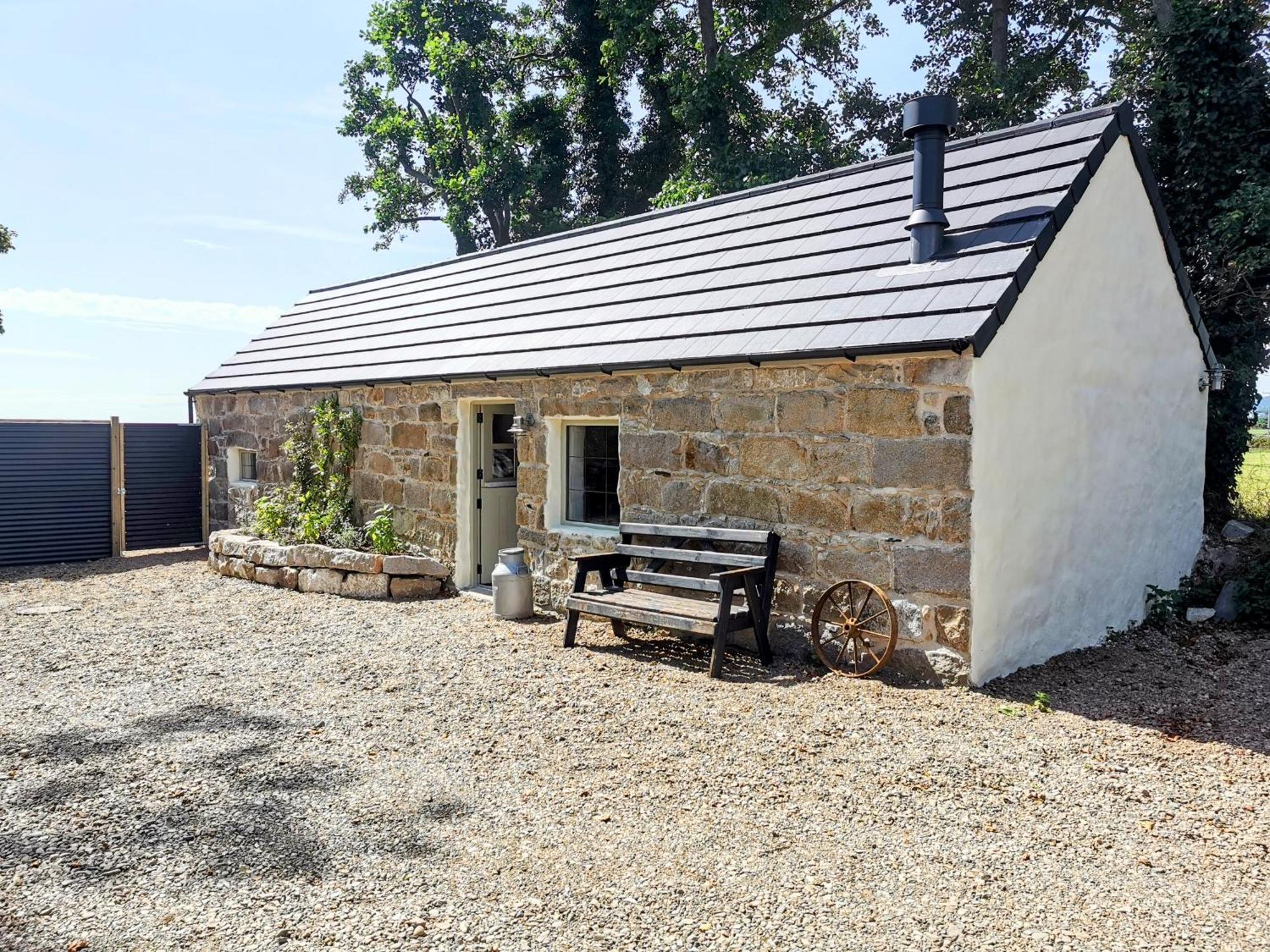 Cosy Couples Retreat At The Coop With Hot Tub Villa Kilkeel Exterior foto
